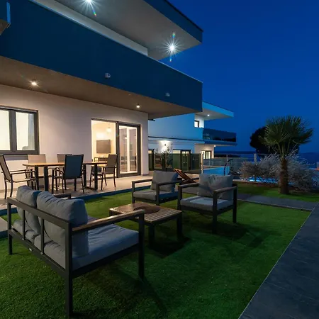 Helena トロギール