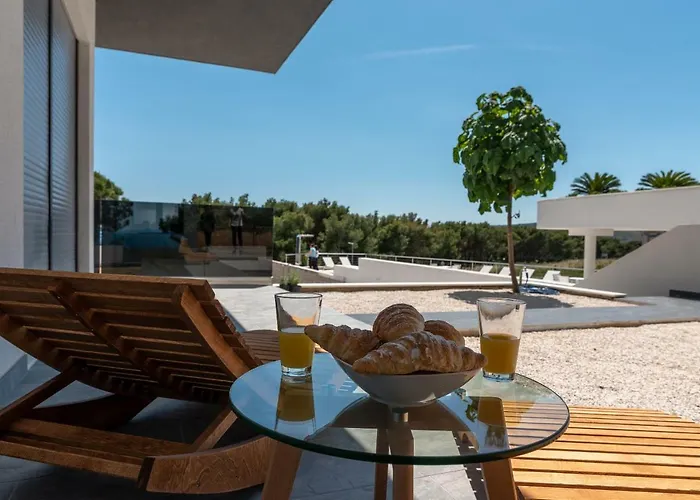 Helena * トロギール