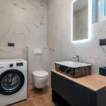 Helena Apartment *