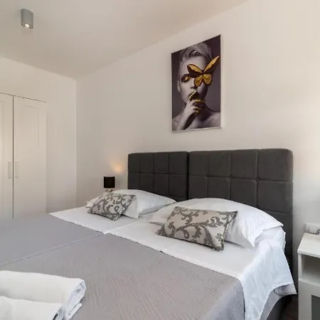 Helena Apartamento Trogir