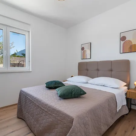 Apartamento Helena Trogir