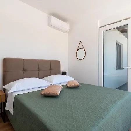 Helena Apartamento Trogir