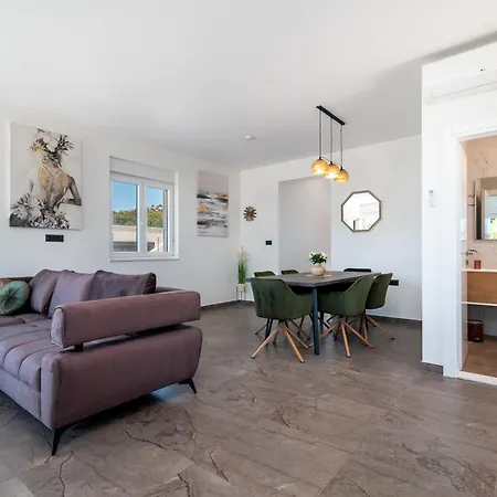 Helena Apartamento Trogir